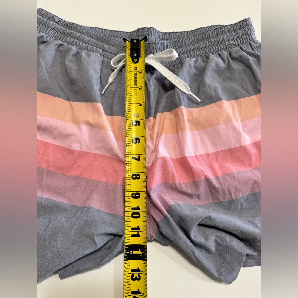 Chubbies Shorts Mens L  Pink Gray Lined Classic Swim Trunk Pool Beach 5.5'' Surf - Picture 6 of 8